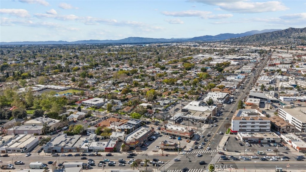 101 N Victory Boulevard E, Los Angeles, CA 91502 — photo 1
