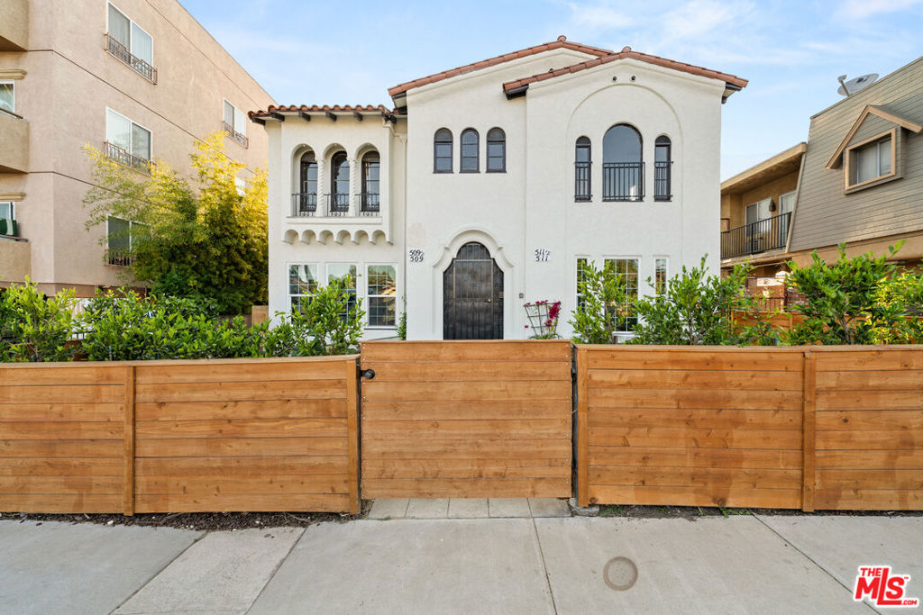 511 1/2 N Hobart Boulevard, Los Angeles, CA 90004 — photo 1