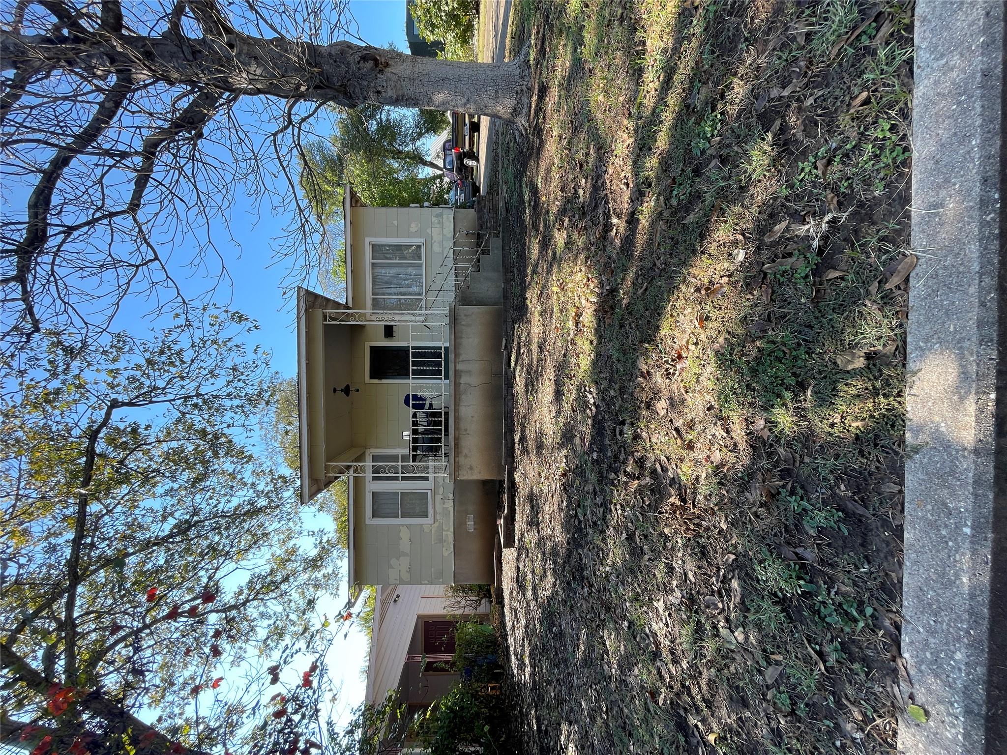 2006 Maple, Austin, TX 78722 — photo 1
