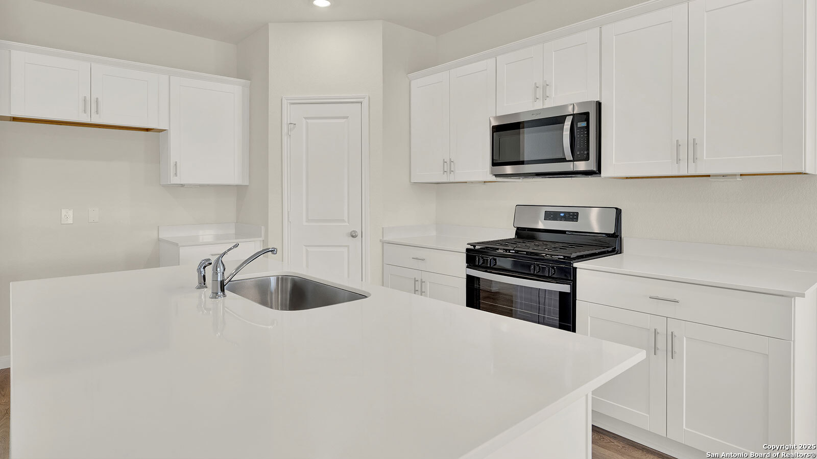 226 SHENANDOAH DRIVE, ,  78640 — photo 1