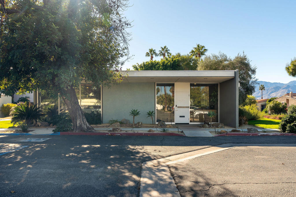 181 Civic Drive 1, Palm Springs, CA 92262 — photo 1
