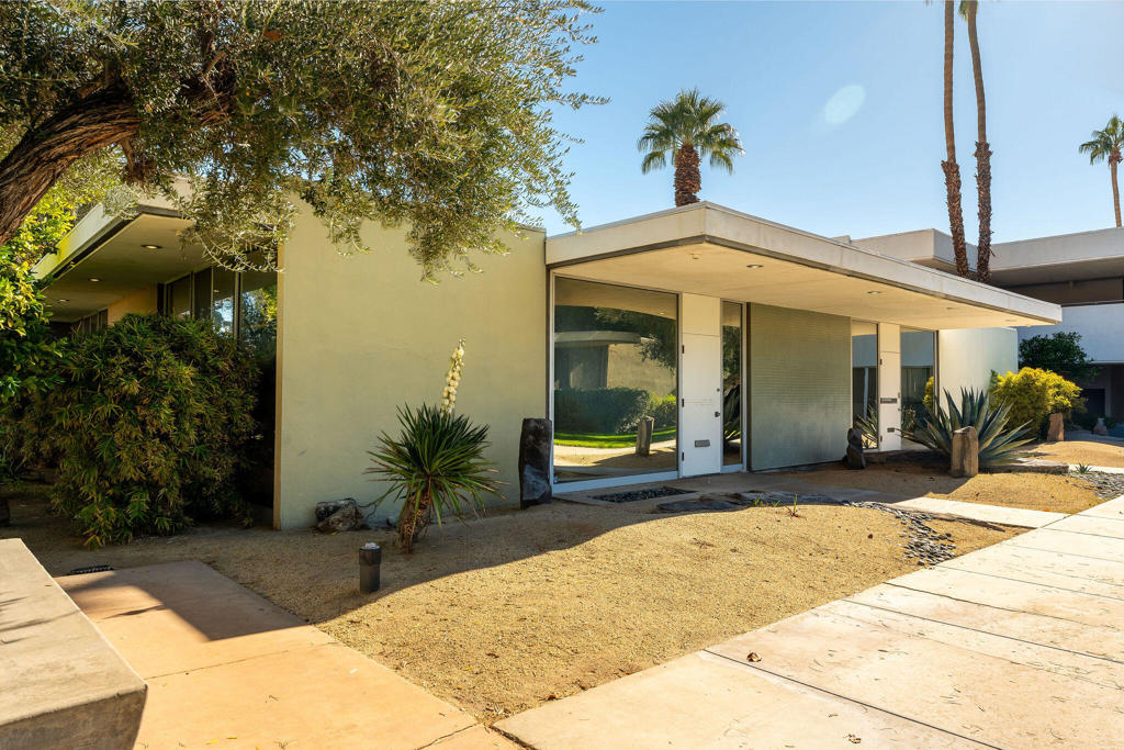 189 Civic Drive 5, Palm Springs, CA 92262 — photo 1