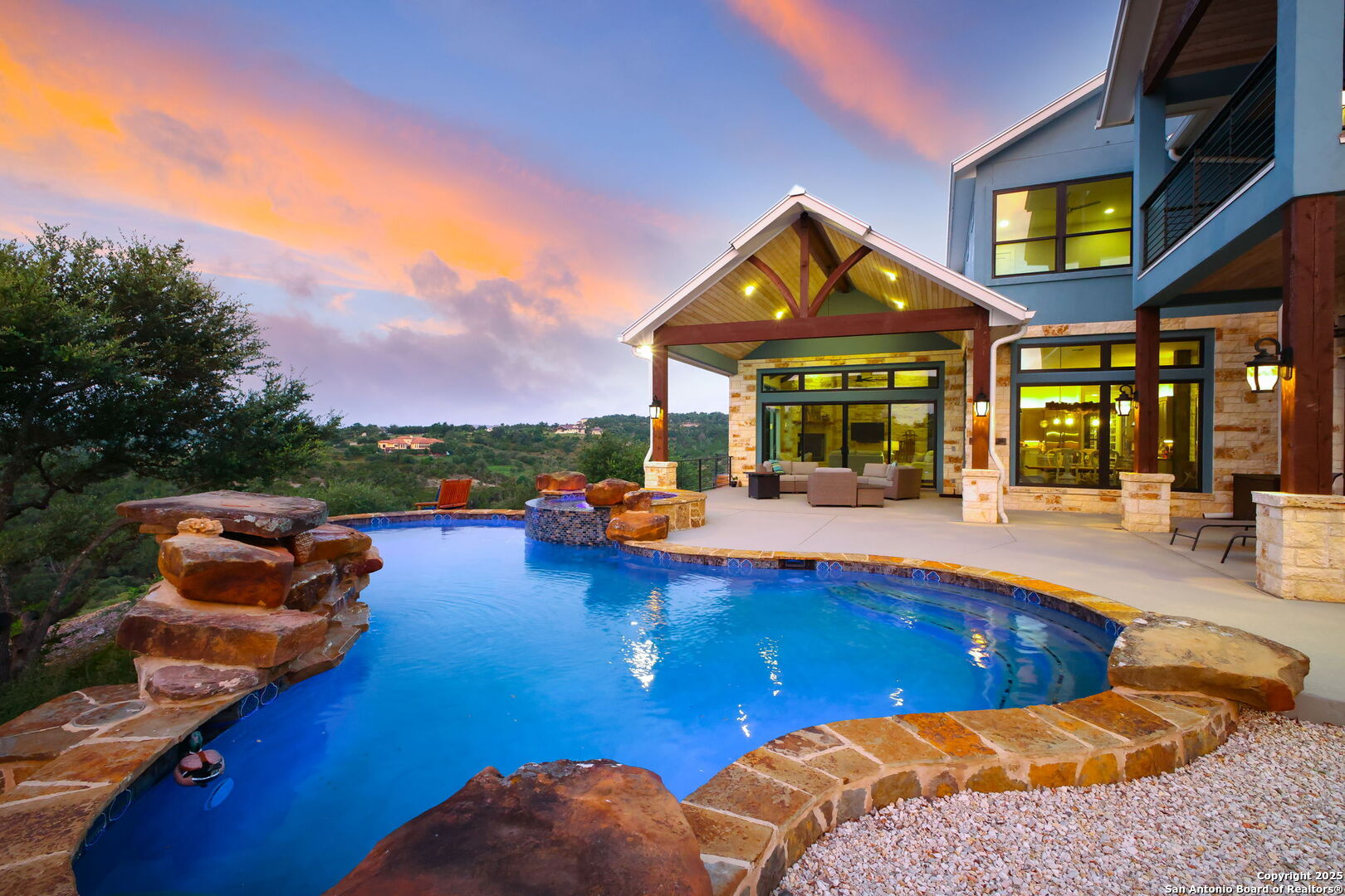 1023 Comanche Rdg, New Braunfels, TX 78132 — photo 1
