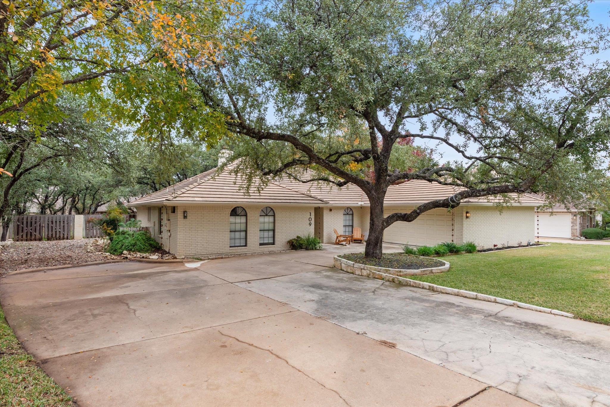 109 White Sands, Lakeway, TX 78734 — photo 1