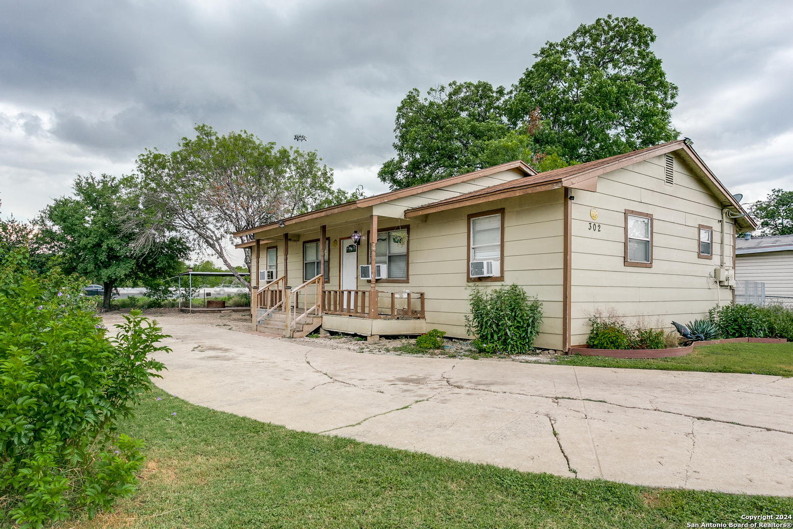 302 GUANAJUATO, San Antonio, TX 78237 — photo 1
