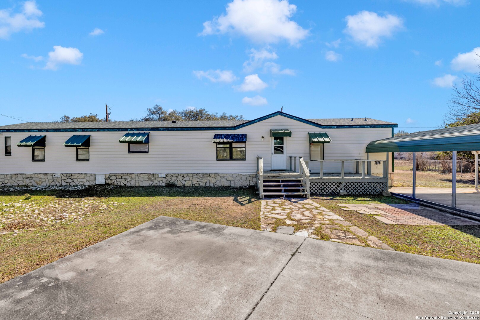 36 Retama, , 78832 — photo 1