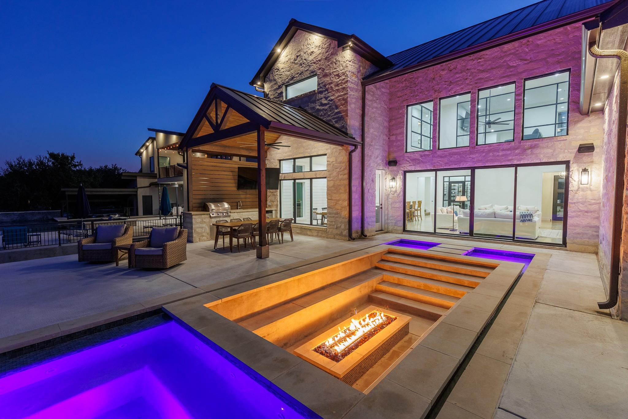 241  Lazy Oaks Ln