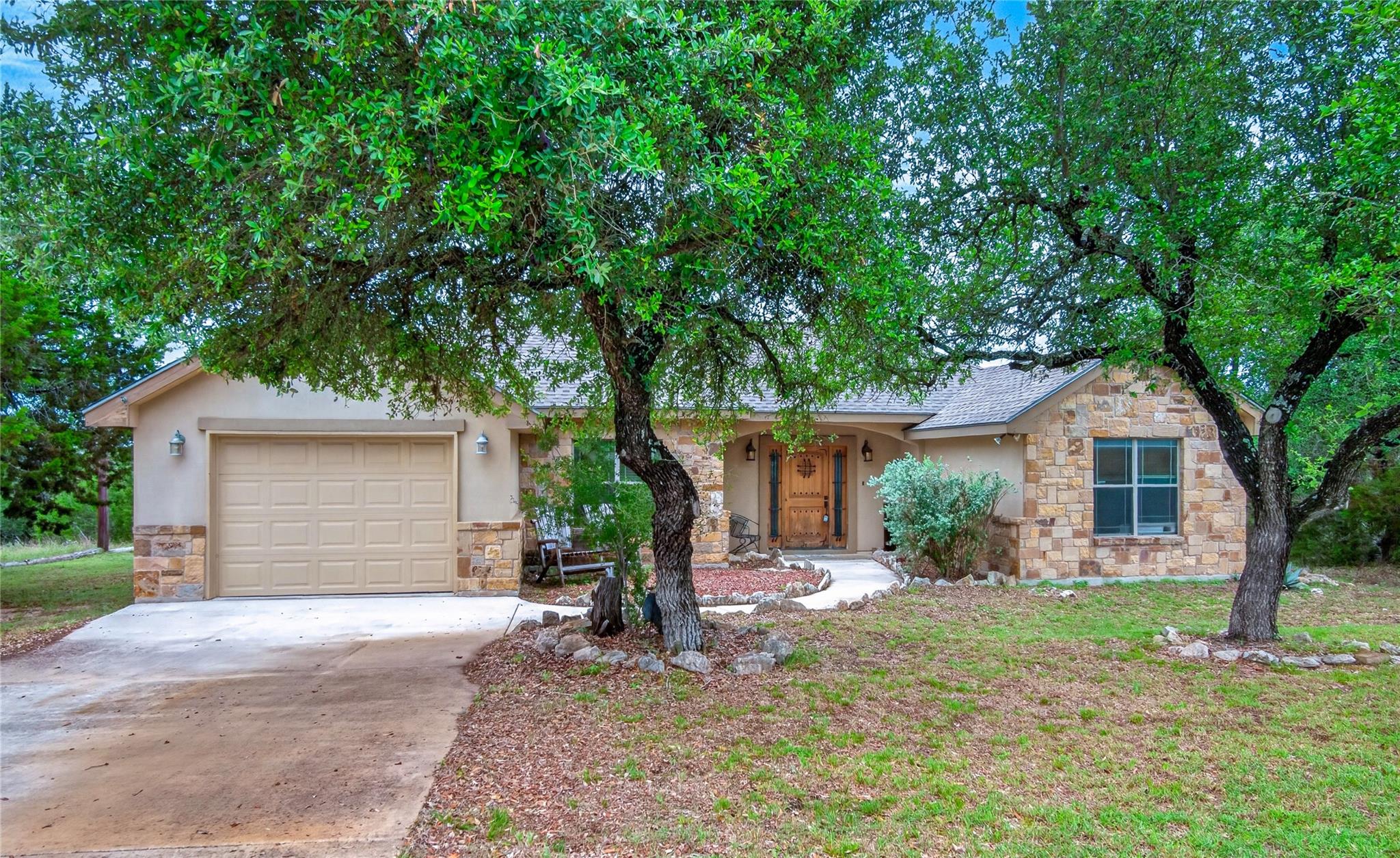 107 Garrett Way, Canyon Lake, TX 78133 — photo 1