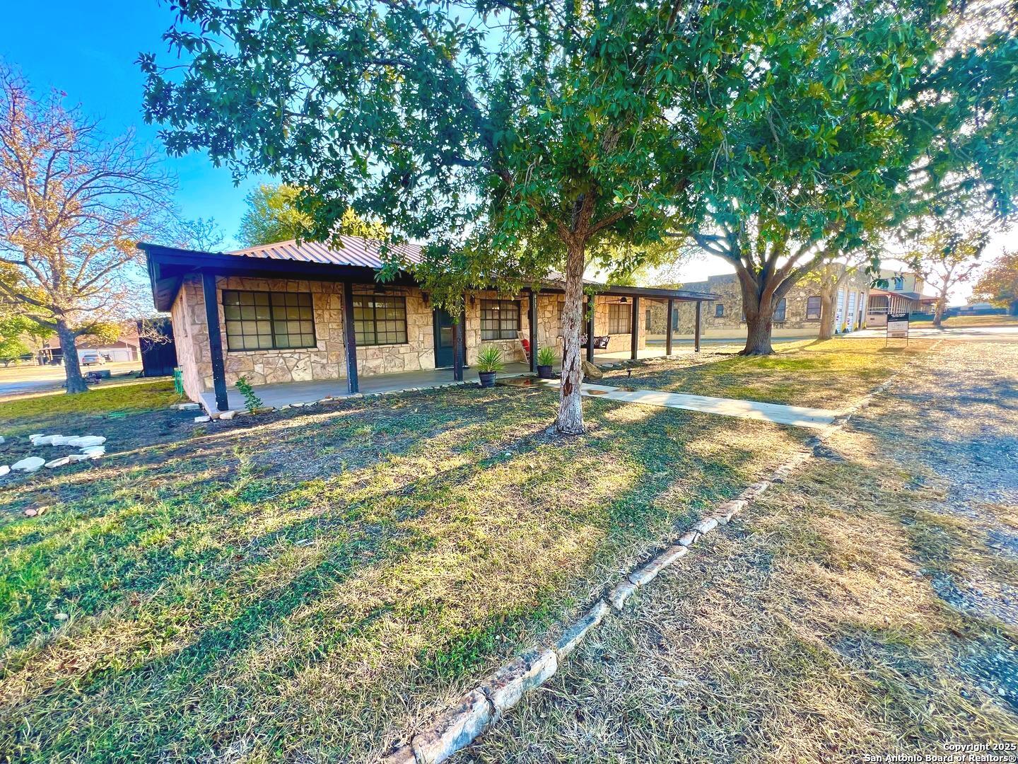 433 Fort Clark Rd, Brackettville, TX 78832 — photo 1
