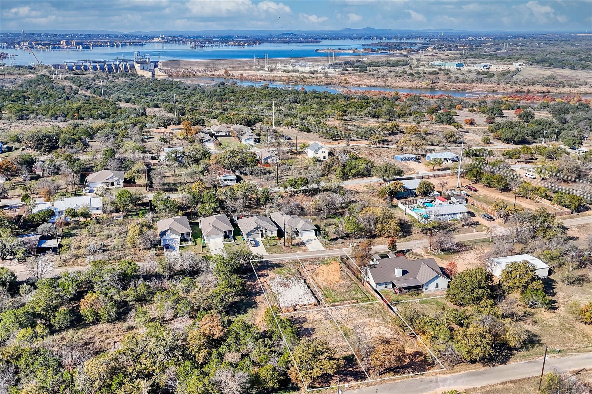 732 Aspen Ln, Cottonwood Shores, TX 78657 — photo 1