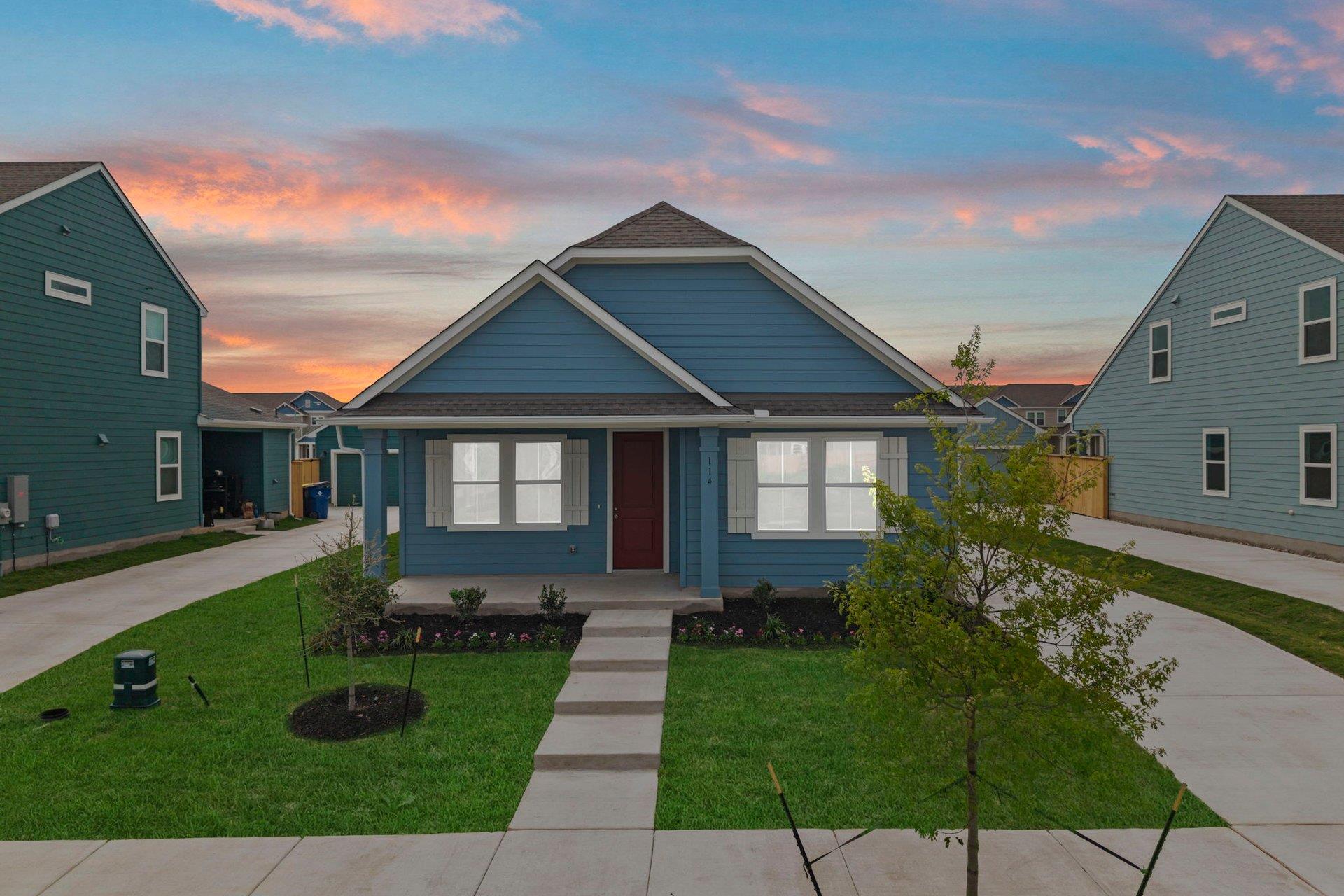 114  Cherry Blossom Ln, Taylor, TX 76574 — photo 1