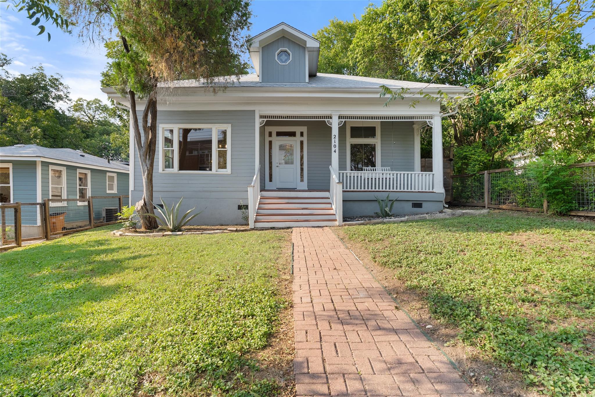 2104 Martin Luther King Jr, Austin, TX 78702 — photo 1