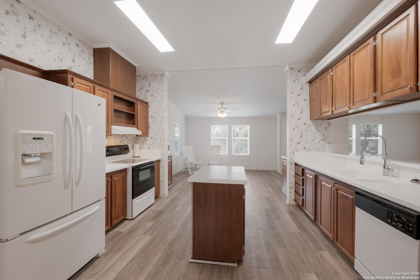 345 Derrick Dr, , 78070 — photo 1