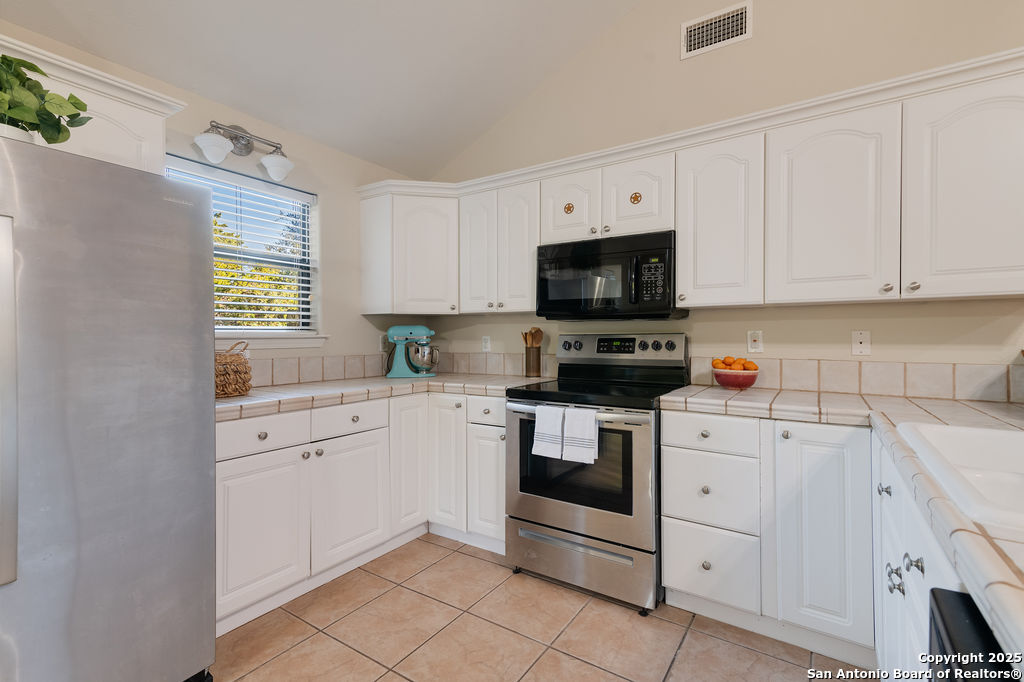 445 Scenic Hills, ,  78133 — photo 1