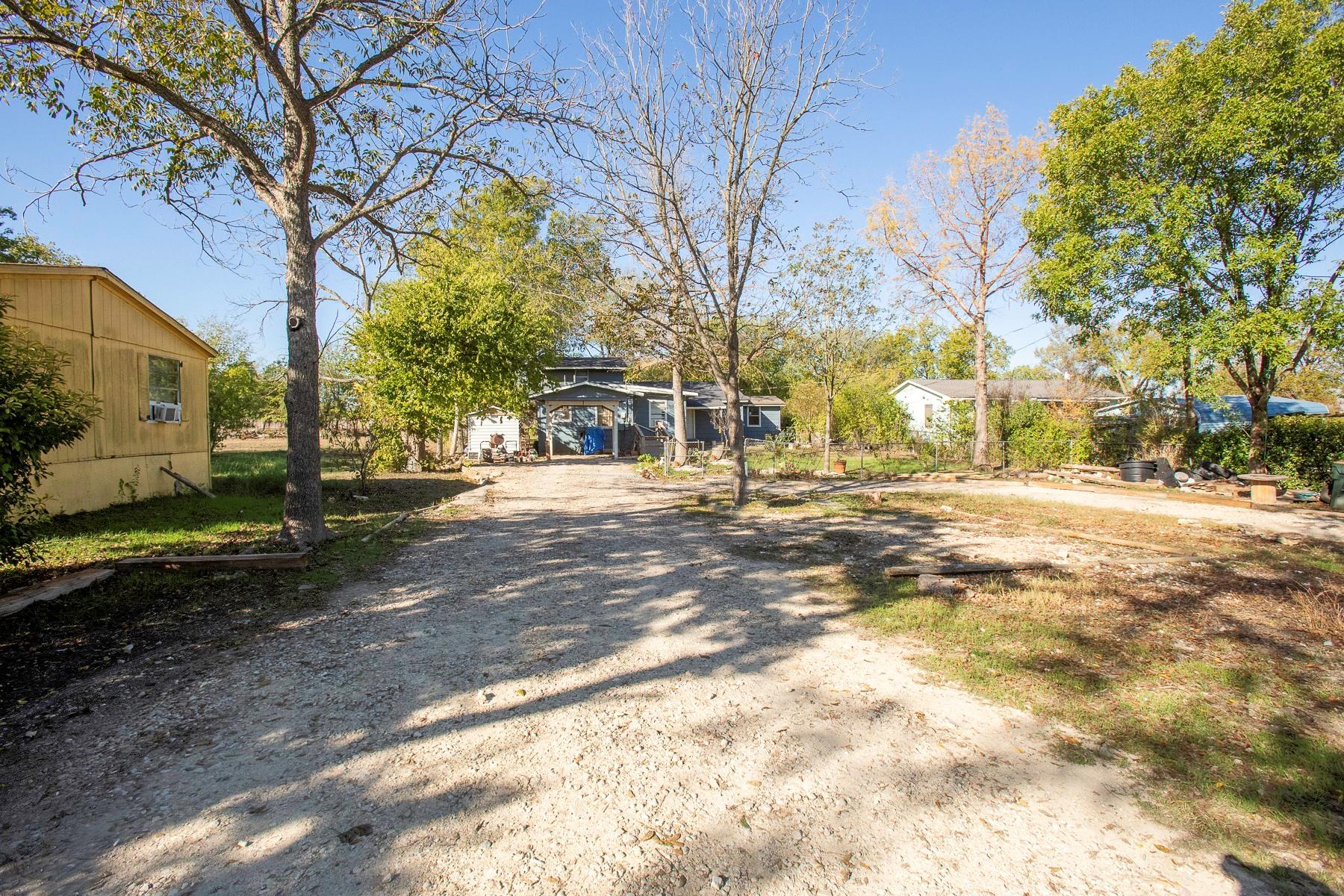 162 Mendoza, Buda, TX 78610 — photo 1