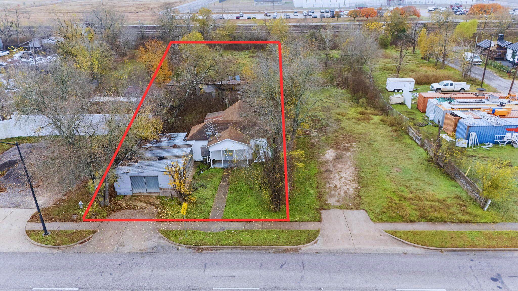 919 2nd, Taylor, TX 76574 — photo 1