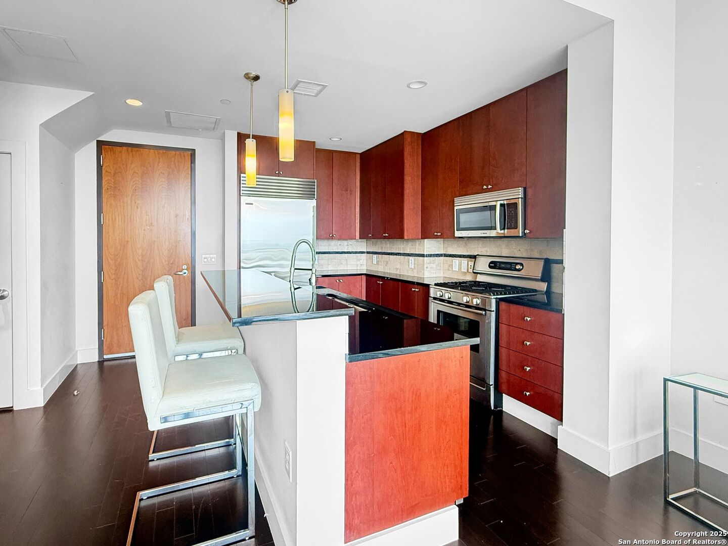 610 Market, ,  78205 — photo 1