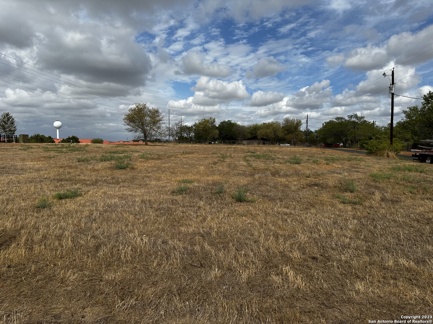 105 Sparrow Ln, , 78114 — photo 1