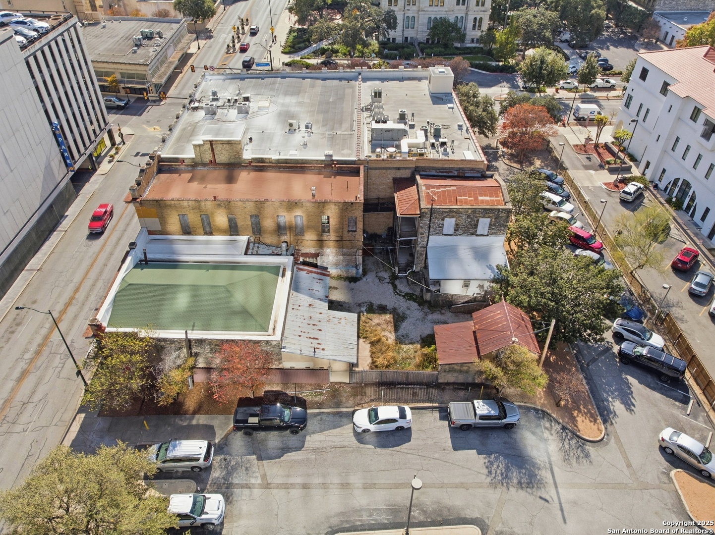 111-113 N Flores St, San Antonio, TX 78205 — photo 1