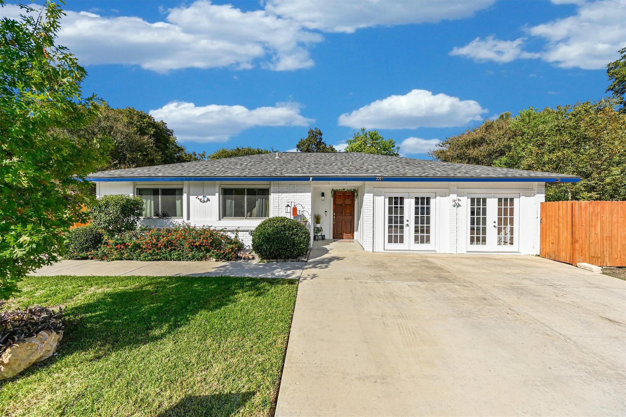 2201 Tallow, Austin, TX 78744 — photo 1