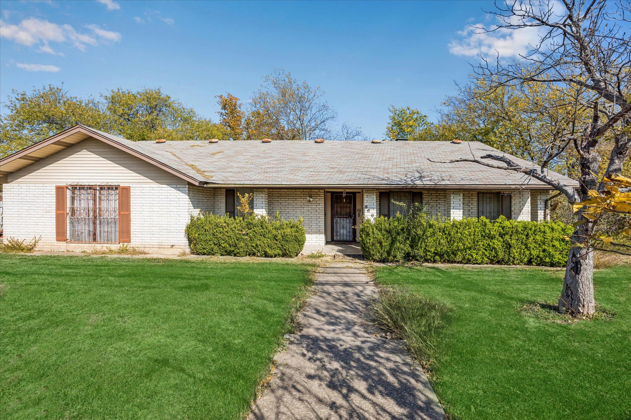 5600 Martin Luther King Jr, Austin, TX 78721 — photo 1