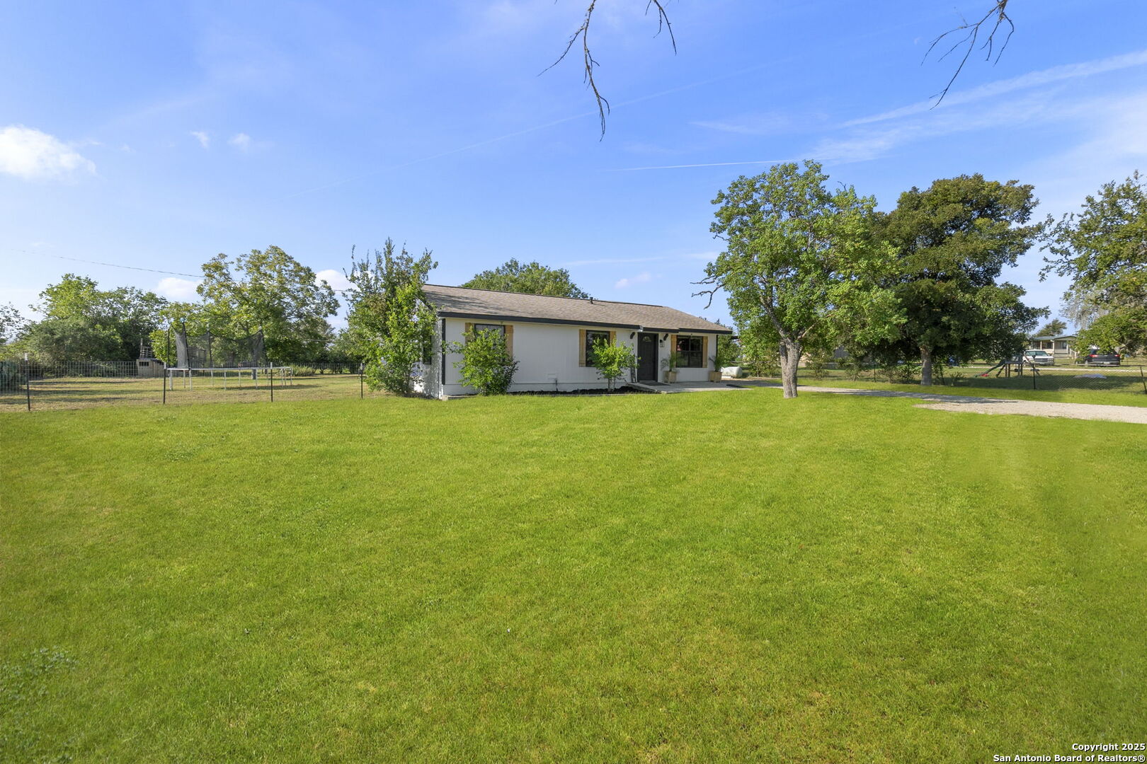 7860 Fm 1101, , 78155 — photo 1