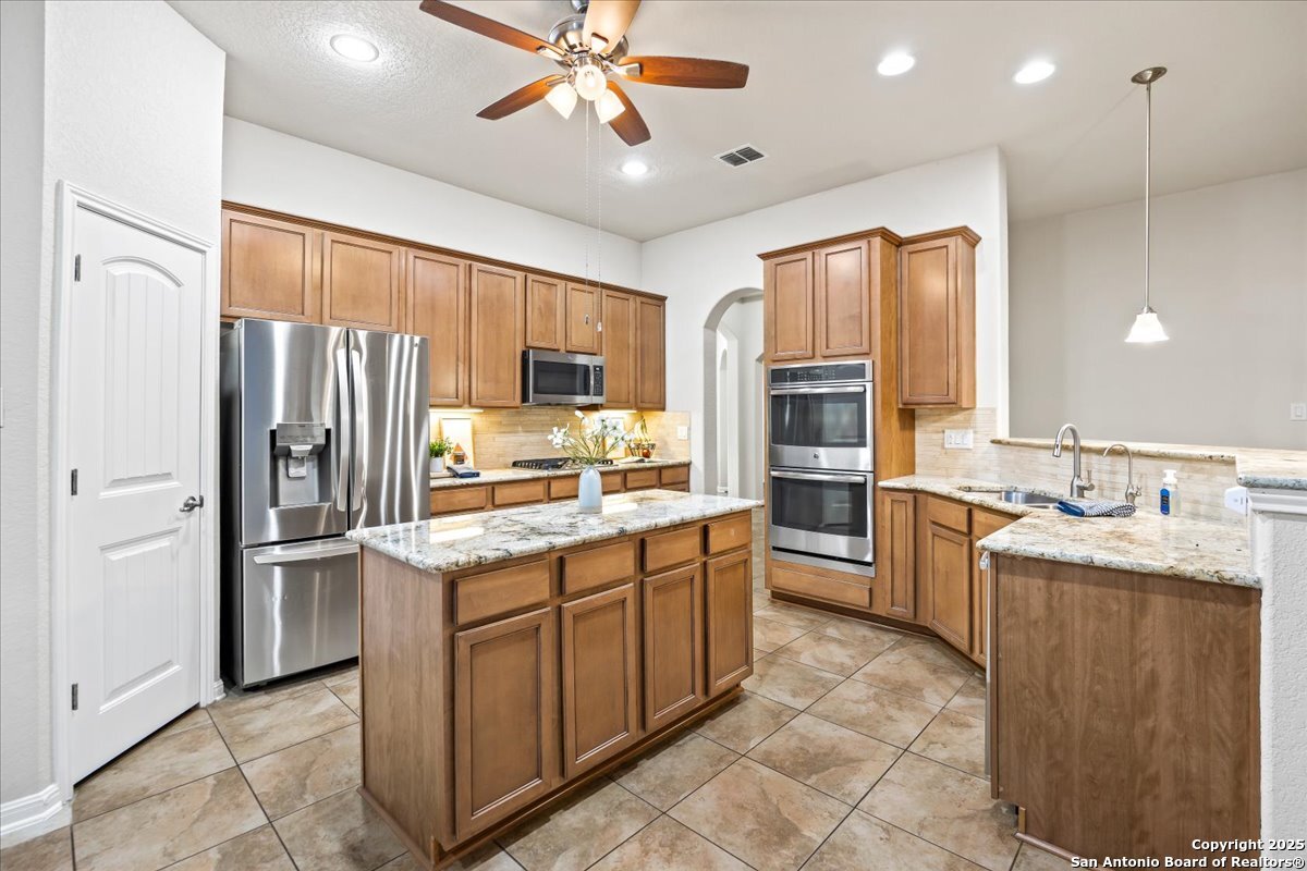 1535 Pimpernel, , 78260 — photo 1