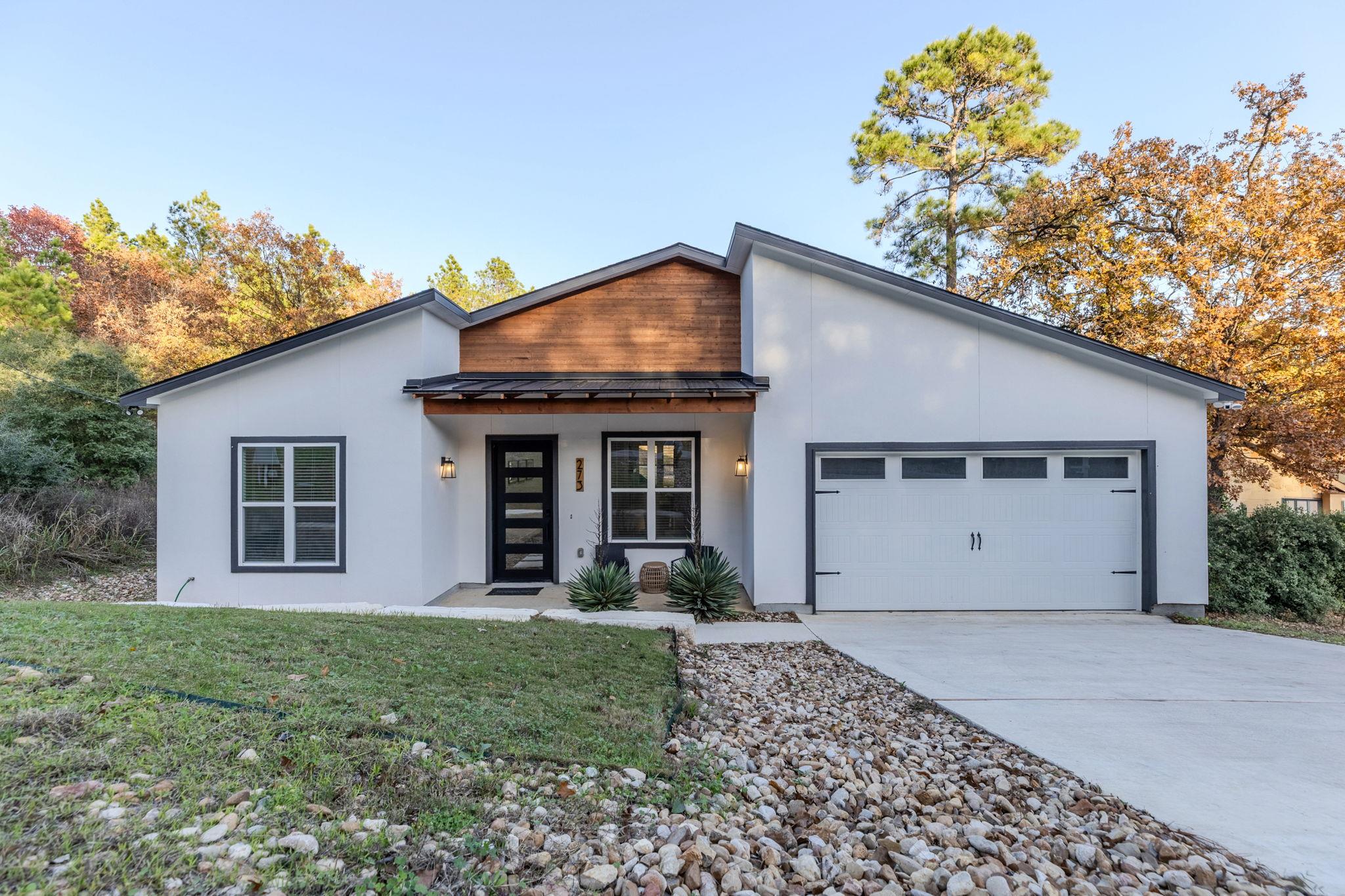 273  Tahitian Dr, Bastrop, TX 78602 — photo 1