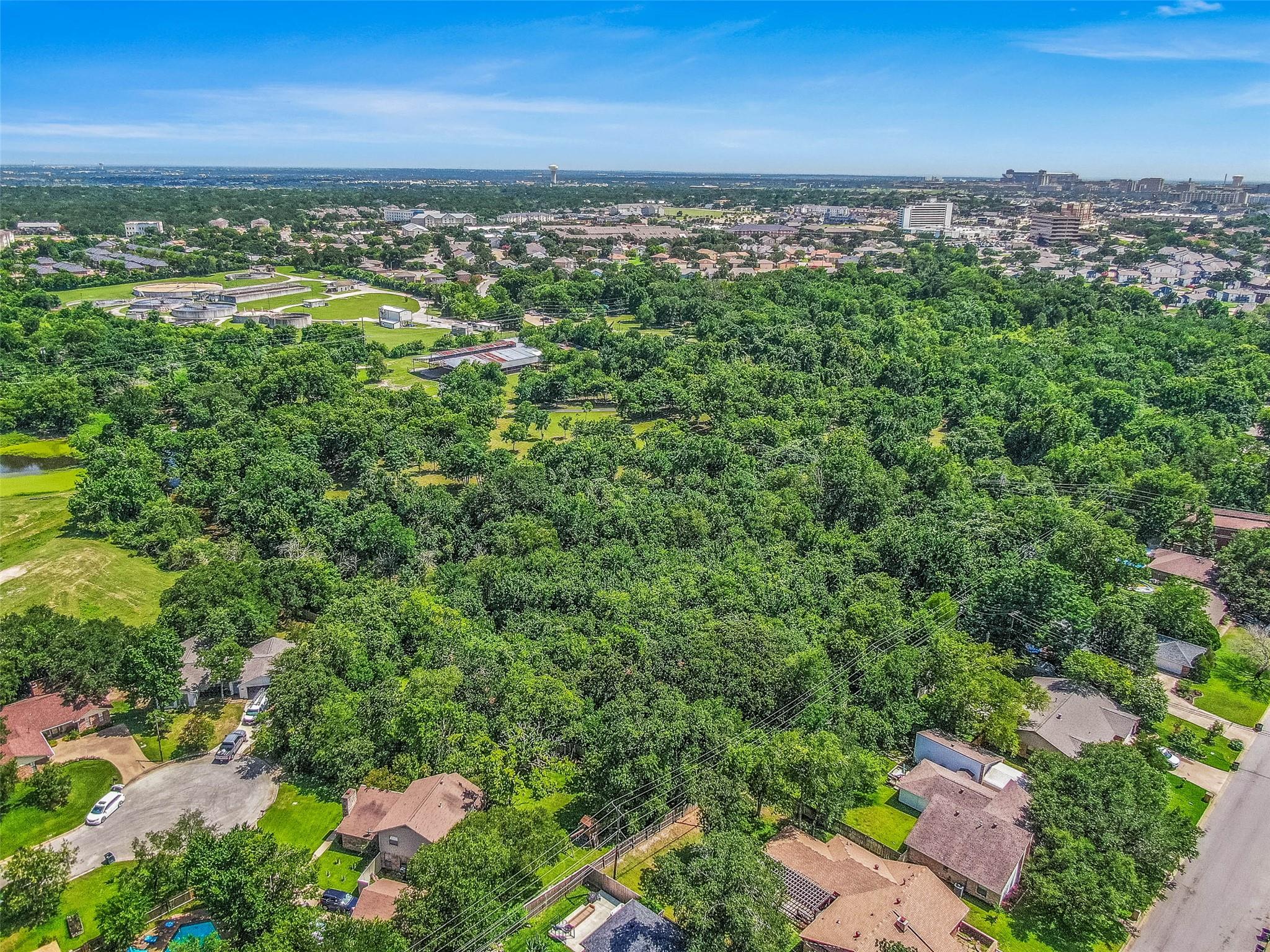 3814 Valley Oaks