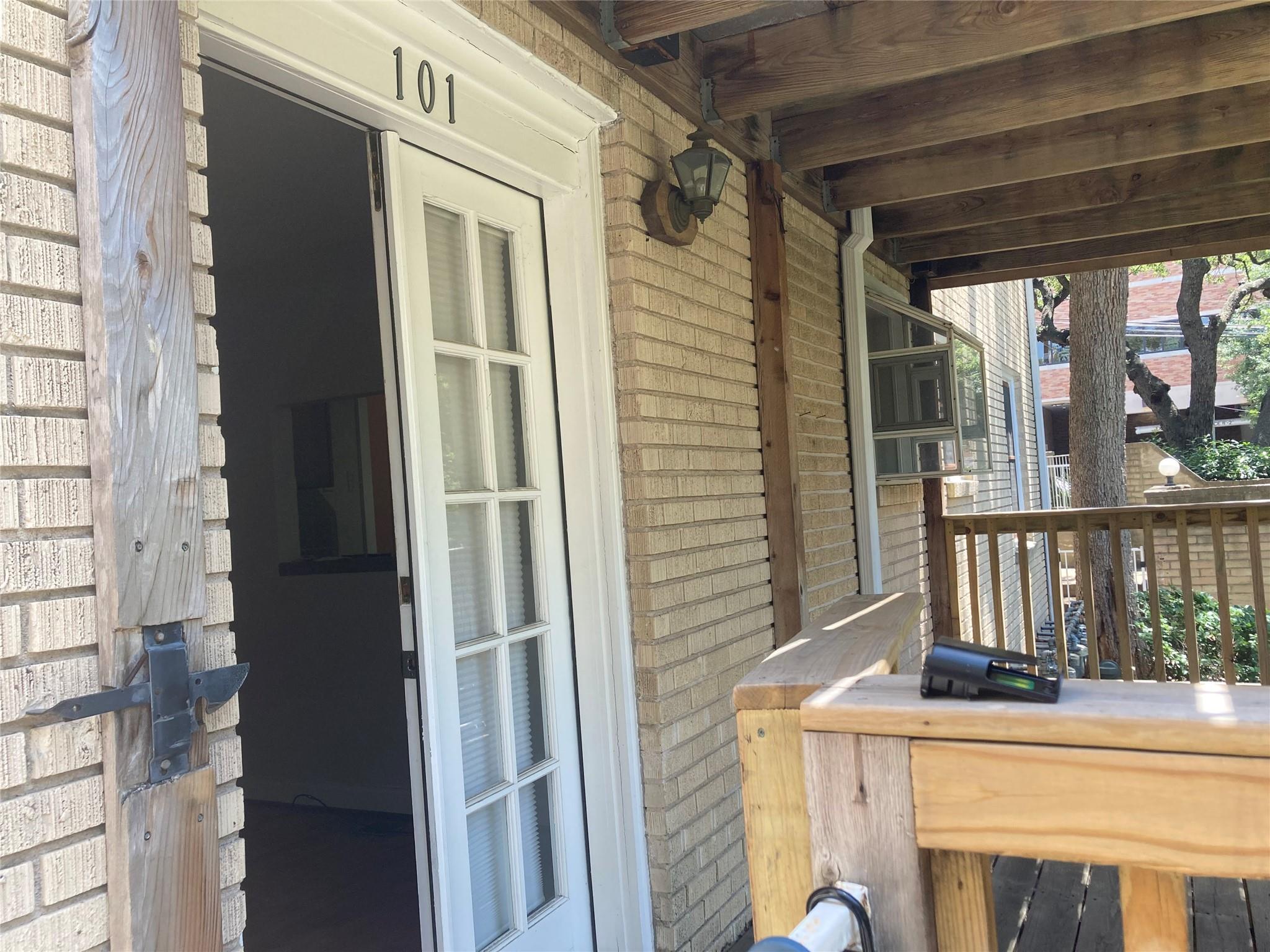912 32nd St., Austin, TX 78705 — photo 1