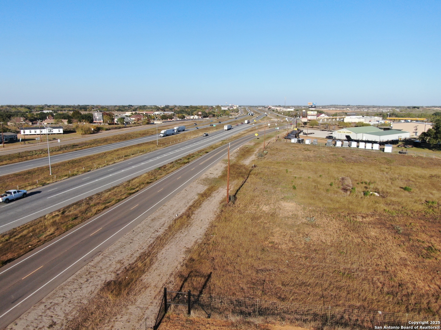 00 Ih 35, Lytle, TX 78052 — photo 1