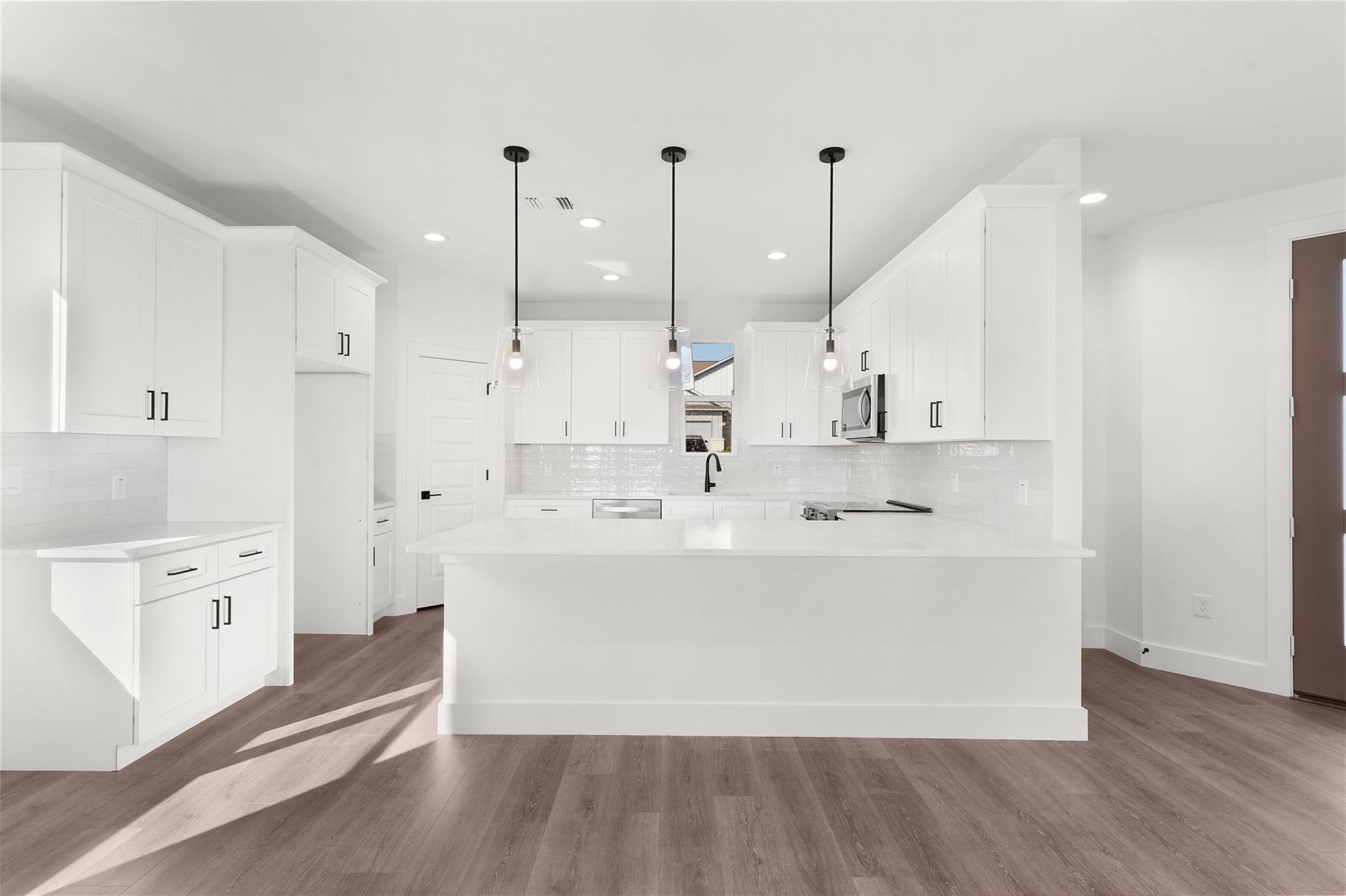 105 Carmen, Burnet, TX 78611 — photo 1