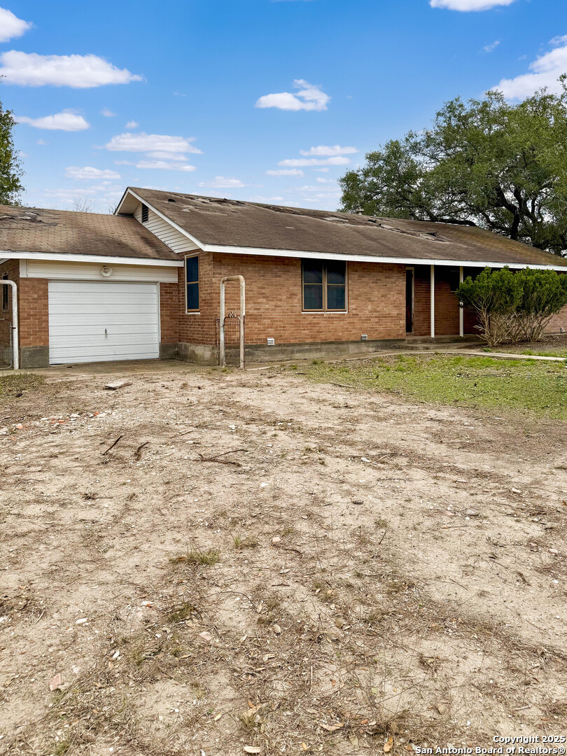 6462 Fm 1144, Karnes City, TX 78118 — photo 1