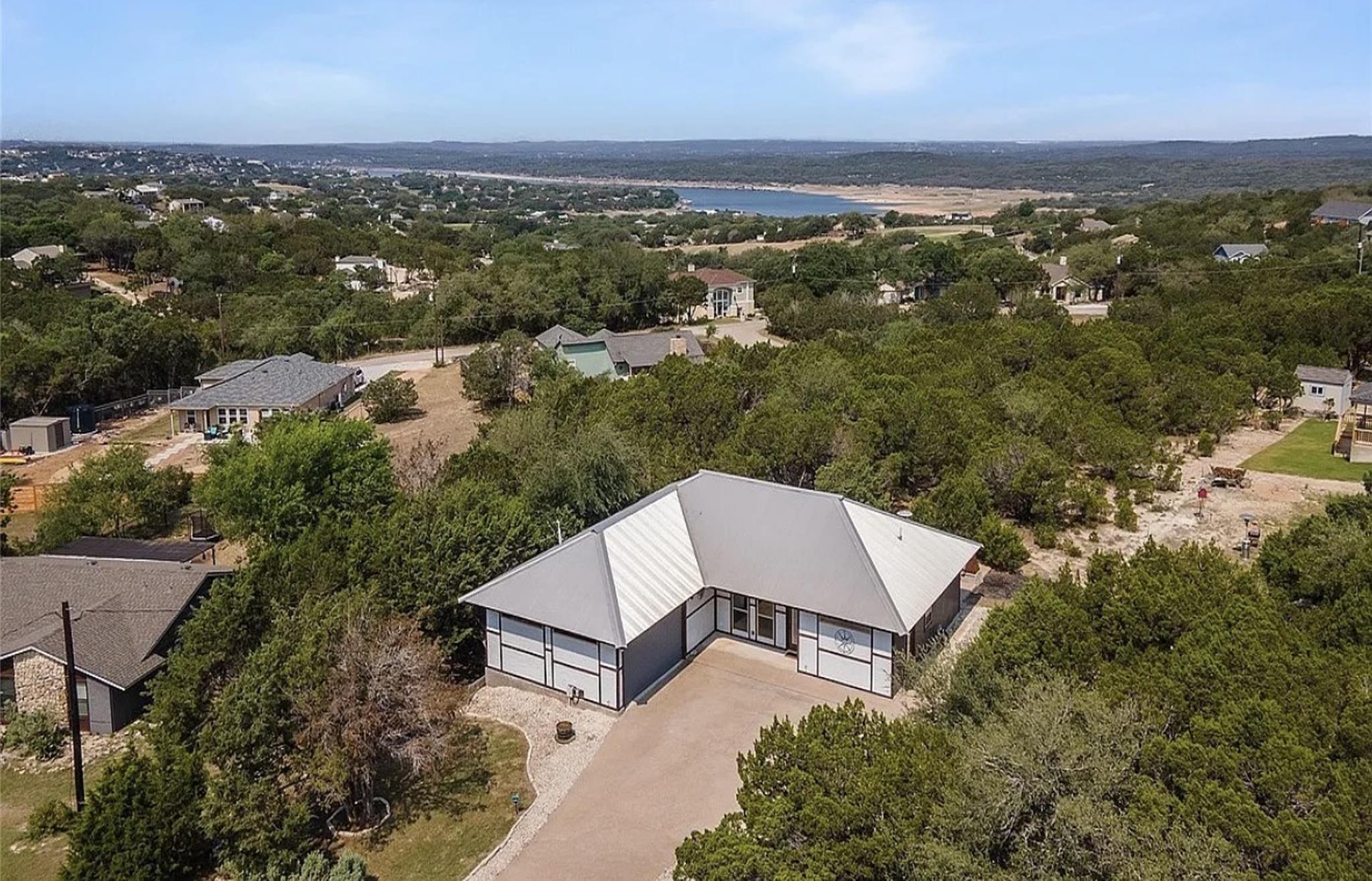 5704 Roundup, Lago Vista, TX 78645 — photo 1