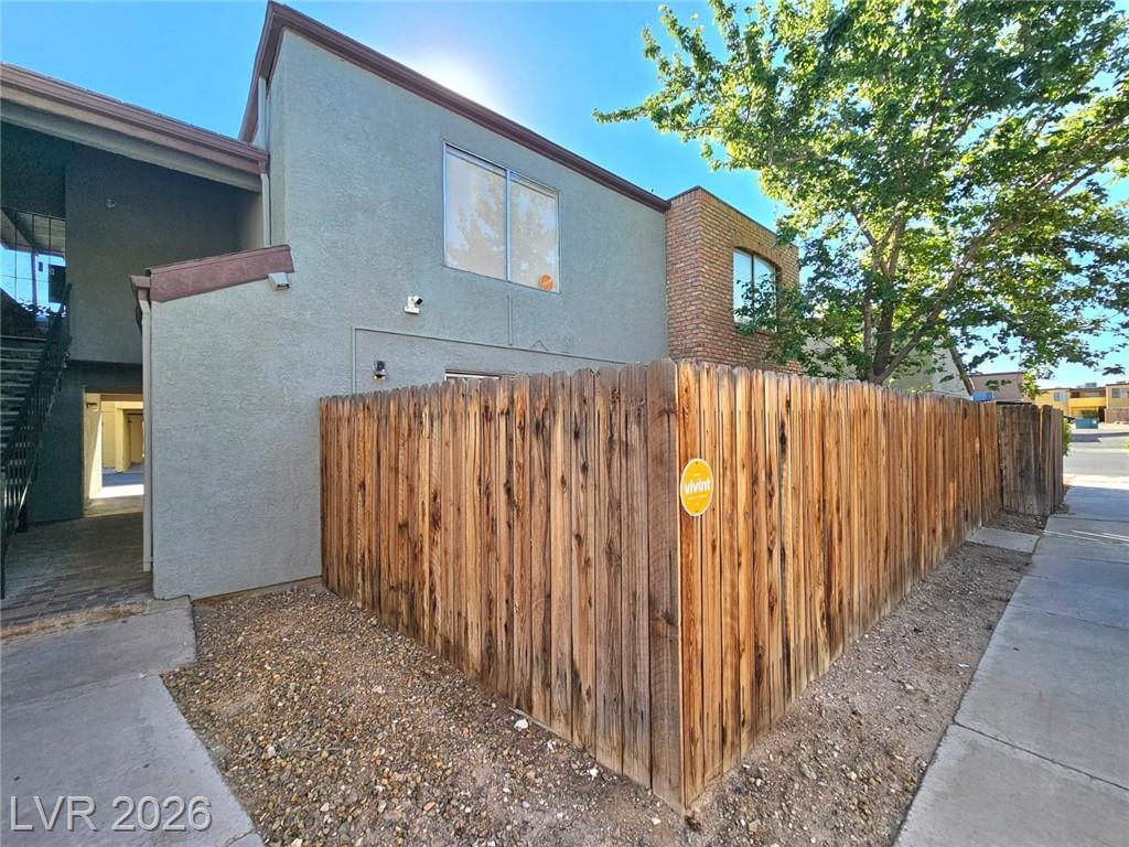 1460 Hialeah Drive B, Las Vegas, NV 89119 — photo 1