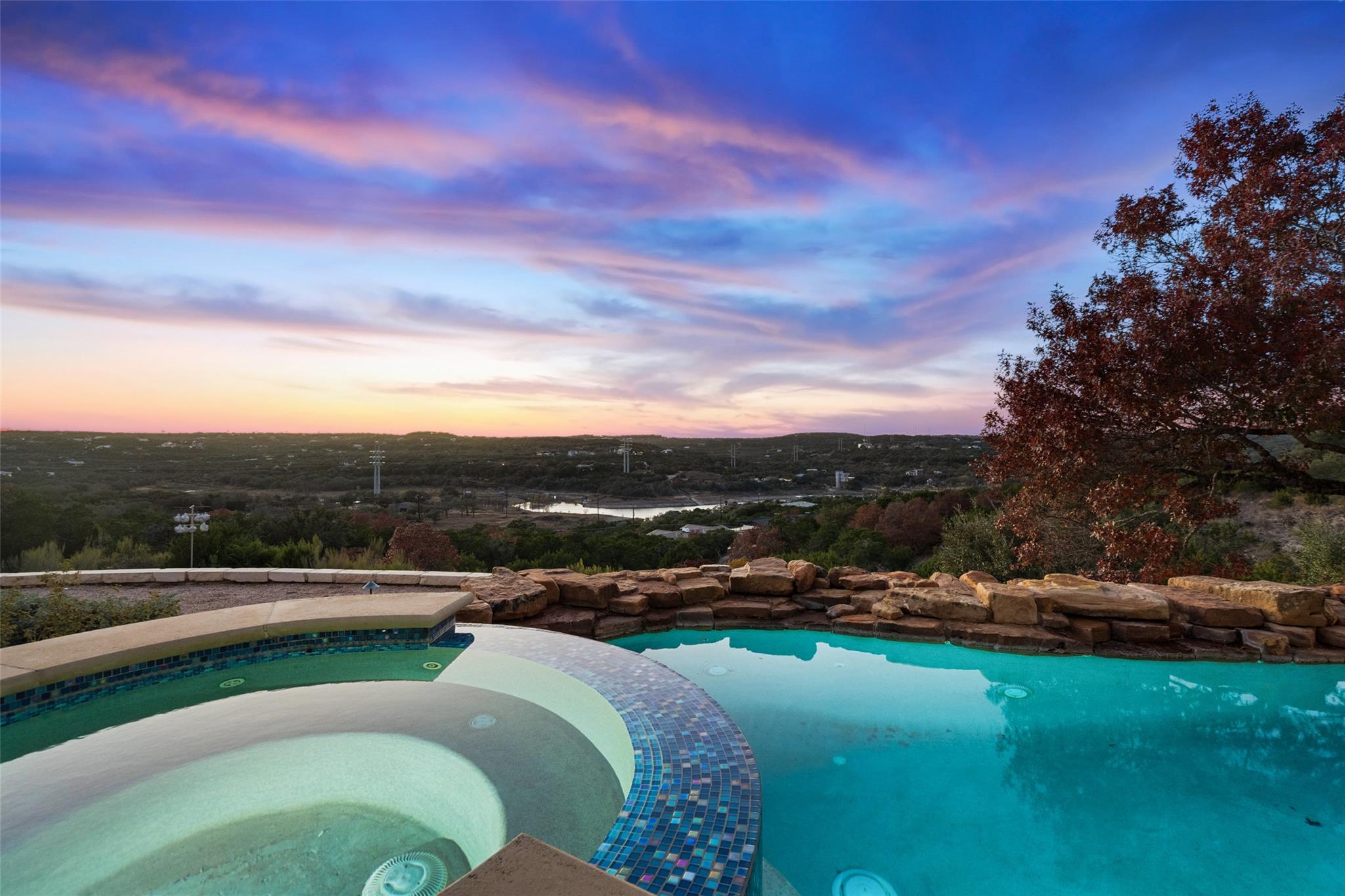 2906 Lakehurst, Spicewood, TX 78669 — photo 1