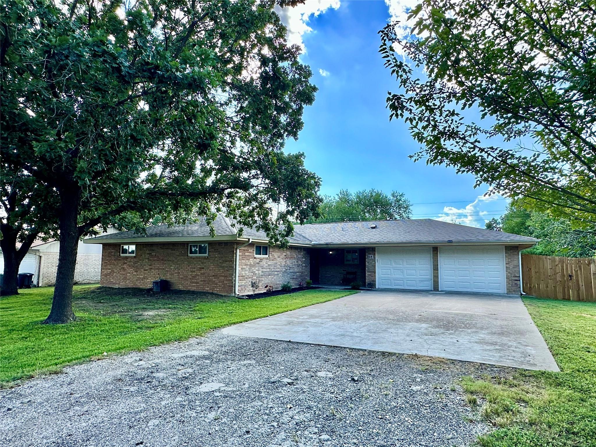 108 S Sunshine Ln, Little River Academy, TX 76554 — photo 1