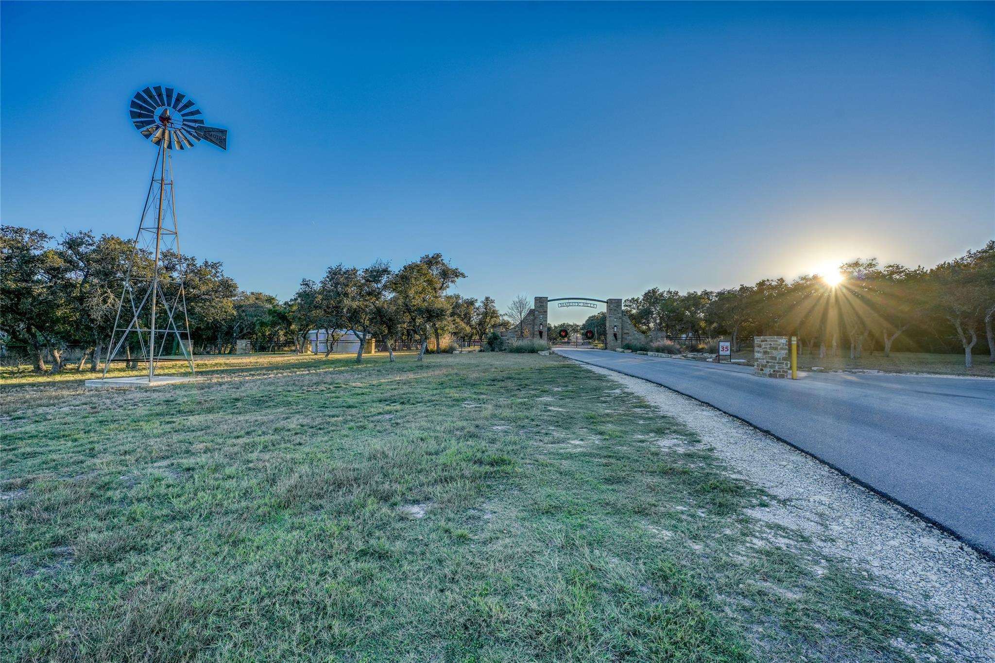 137 Falling Oak, Blanco, TX 78606 — photo 1