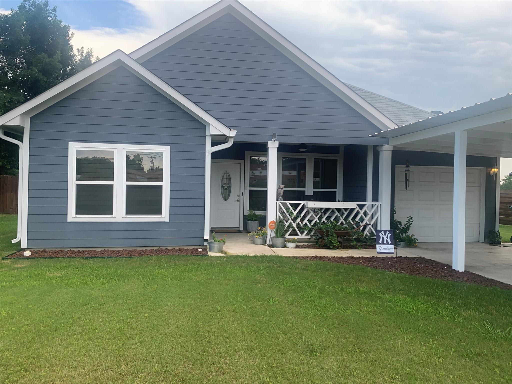 307 W Front St SW, Thorndale, TX 76577 — photo 1