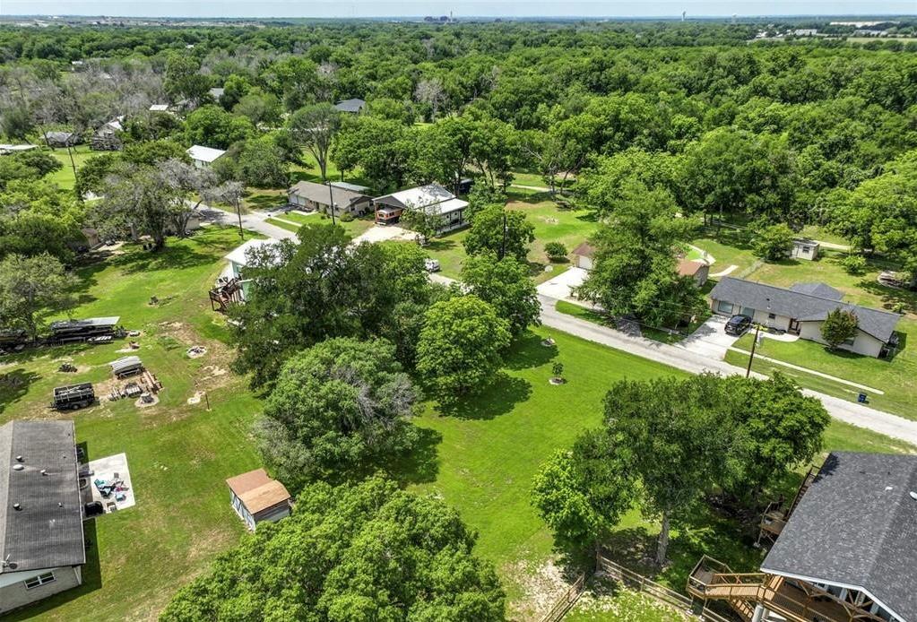 110 Lake Forrest Dr, Seguin, TX 78155 — photo 1