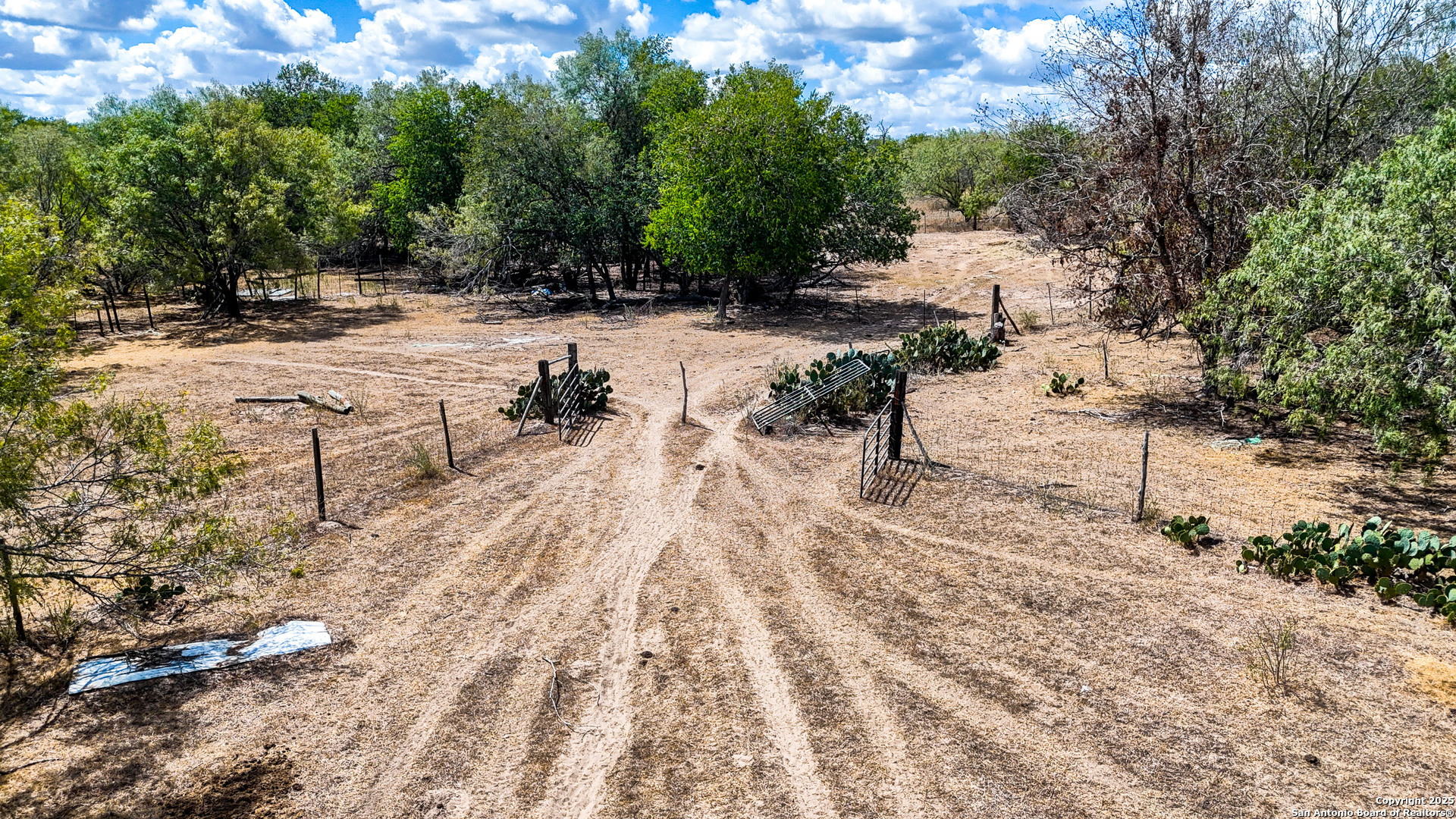 780 CR 315, ,  78160 — photo 1