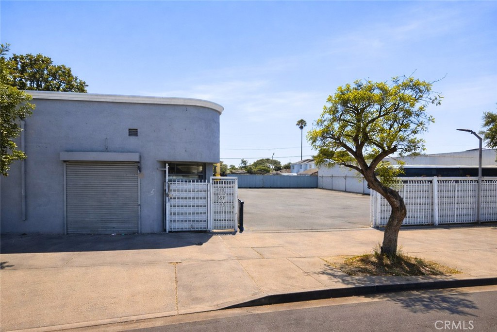 644 E Manchester, Los Angeles, CA 90001 — photo 1