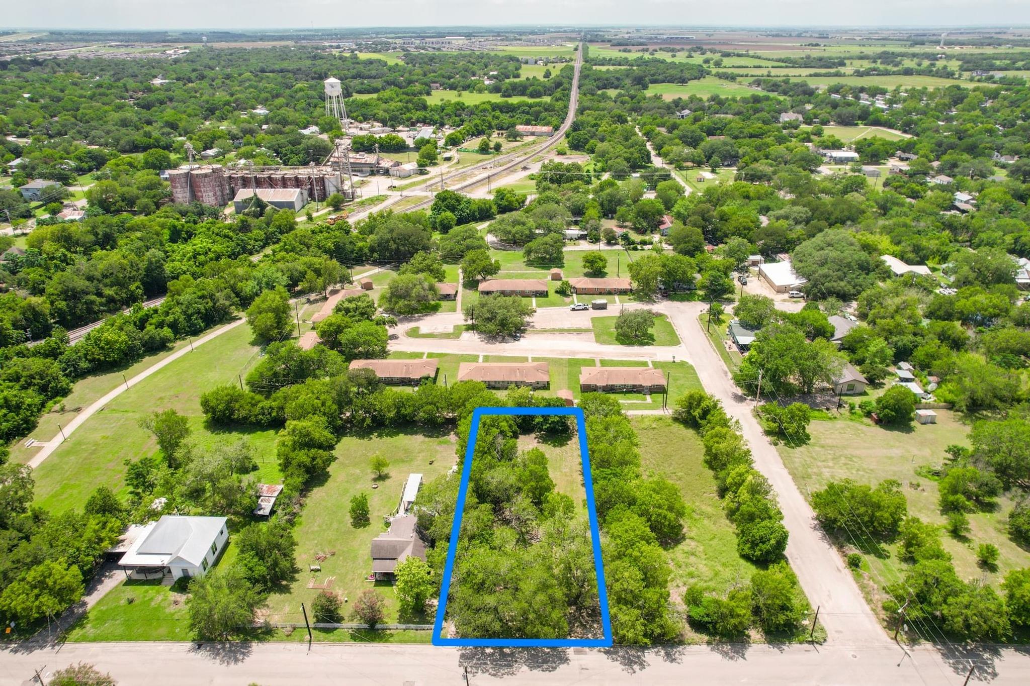 821  Blanco None, Lockhart, TX 78644 — photo 1
