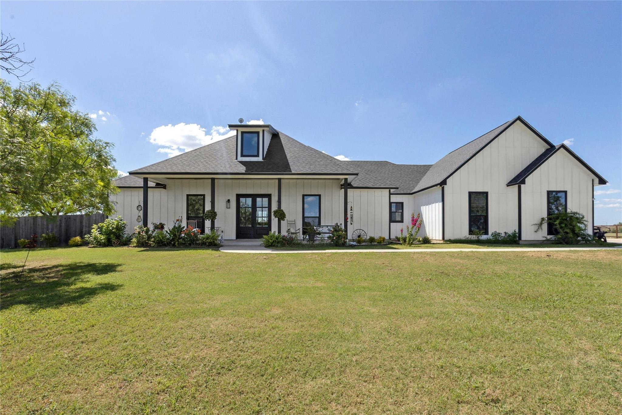 1170 Watterson Rd, Red Rock, TX 78662 — photo 1