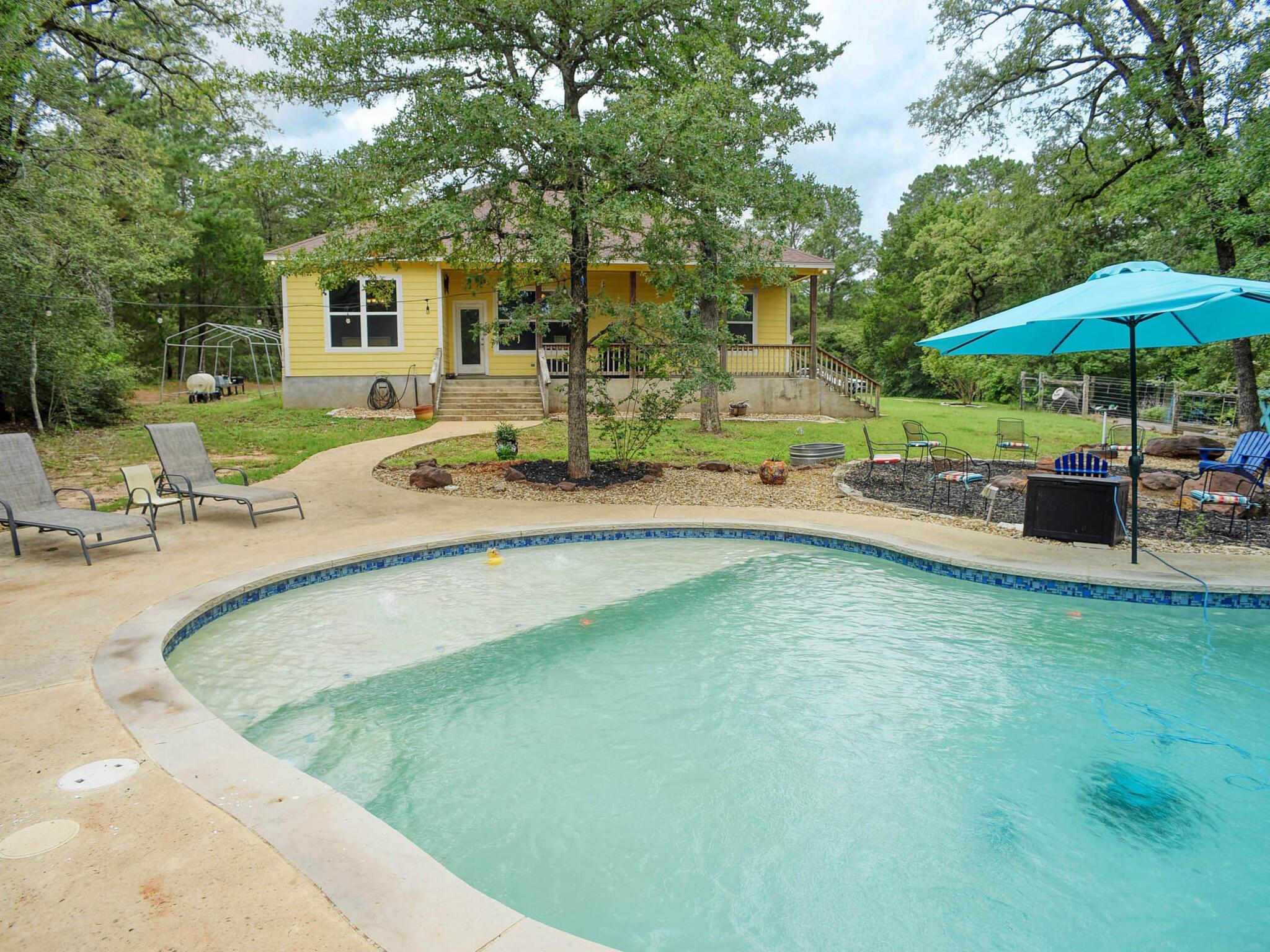 247 Campfire, Smithville, TX 78957 — photo 1