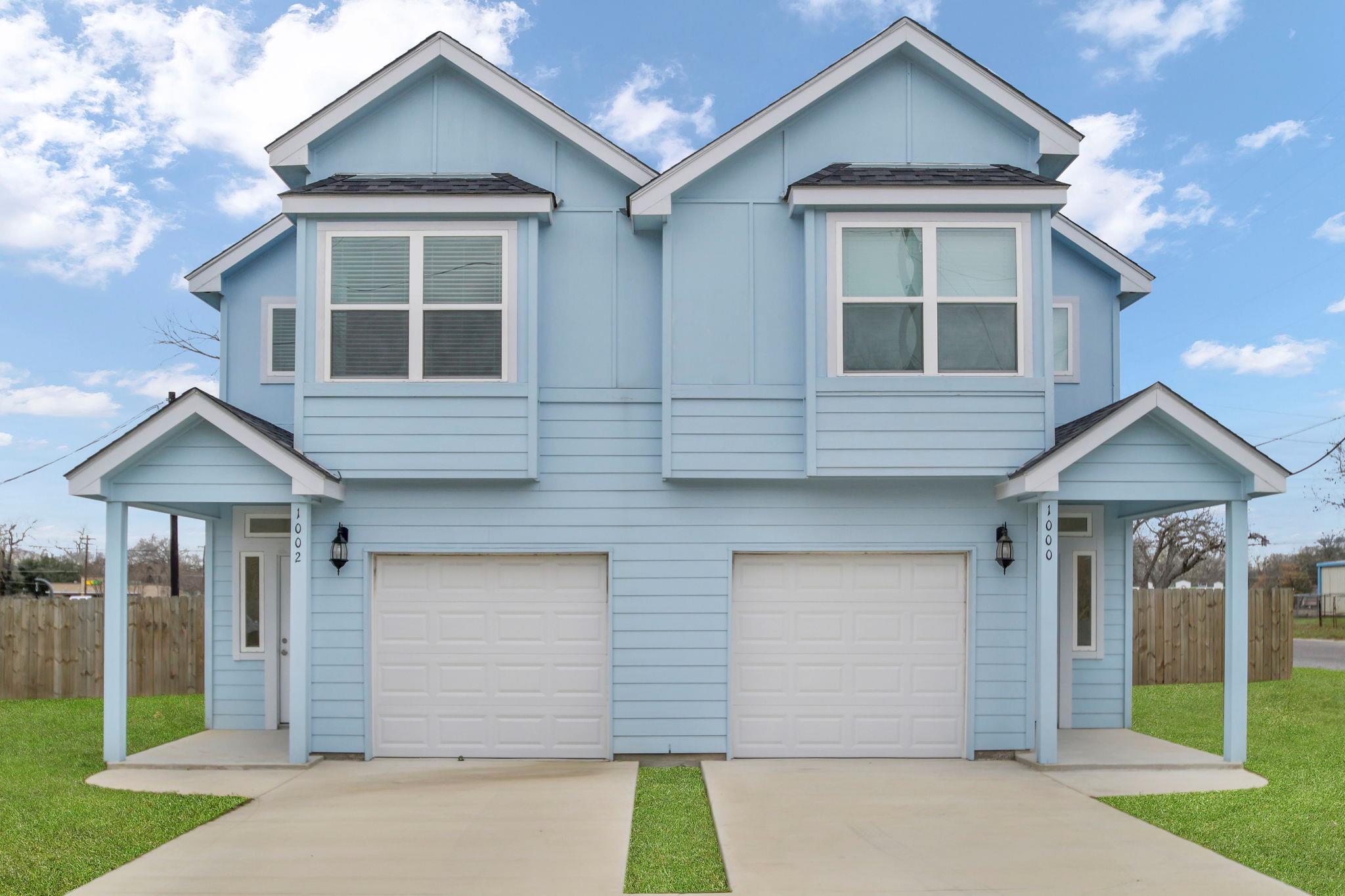 1000 Fannin, Luling, TX 78648 — photo 1