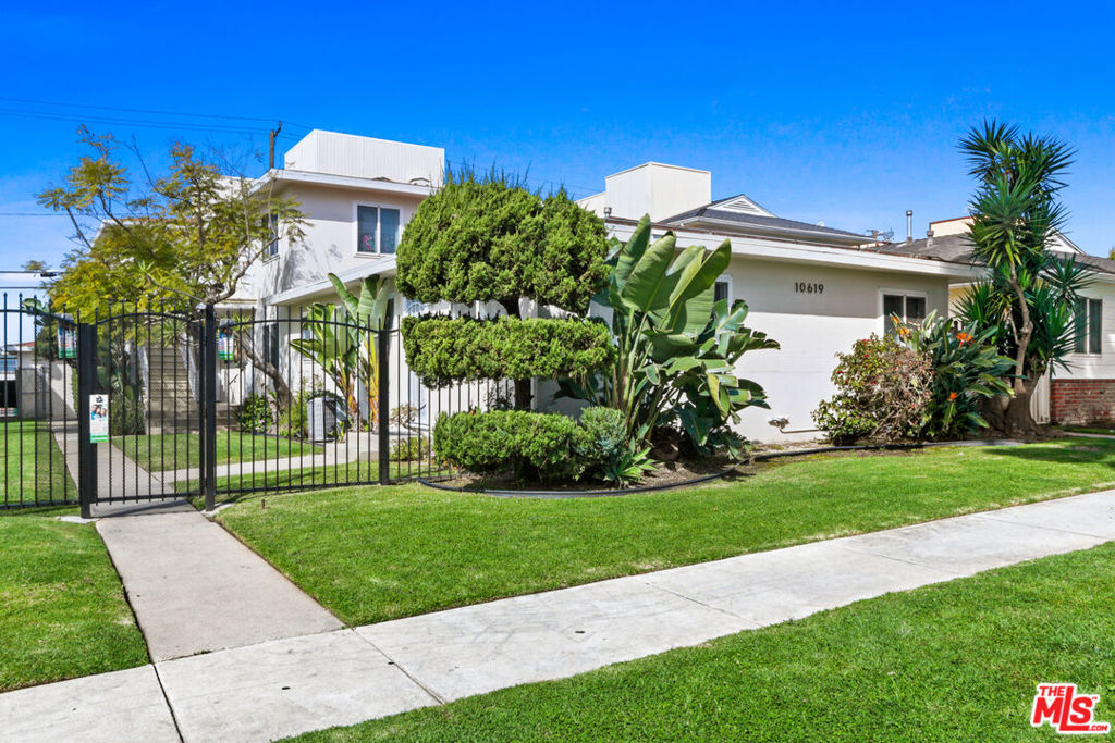 10619 Crenshaw Boulevard, Inglewood, CA 90303 — photo 1