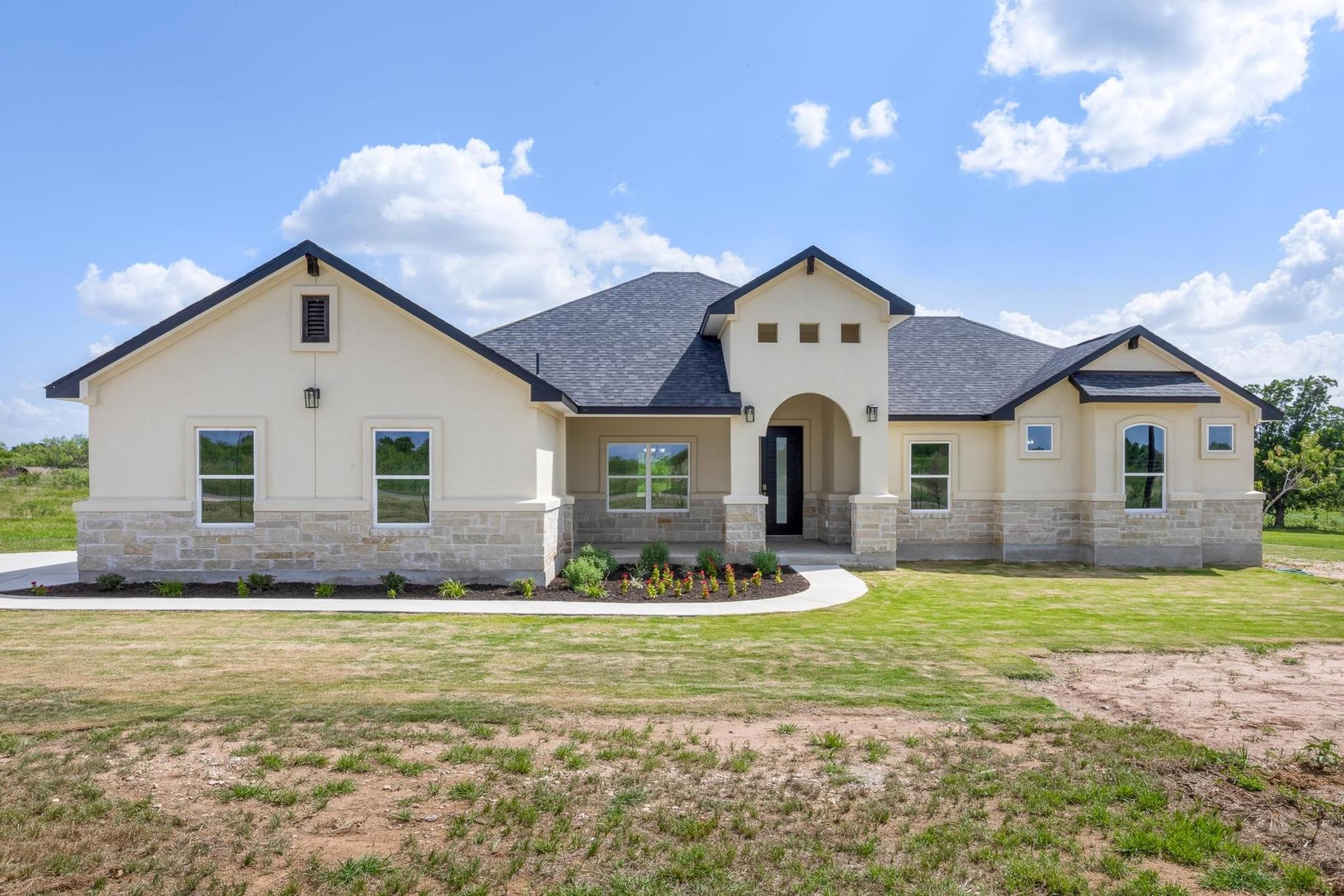 1136 Country Road 484, Elgin, TX 78621 — photo 1