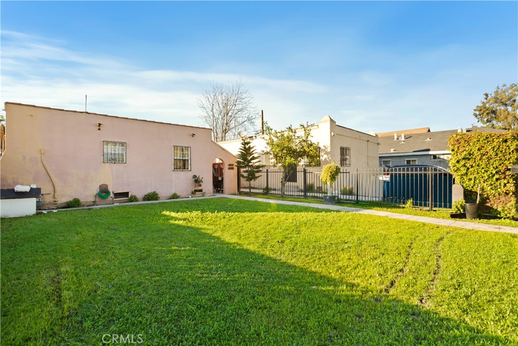 8449 S Main, Los Angeles, CA 90003 — photo 1