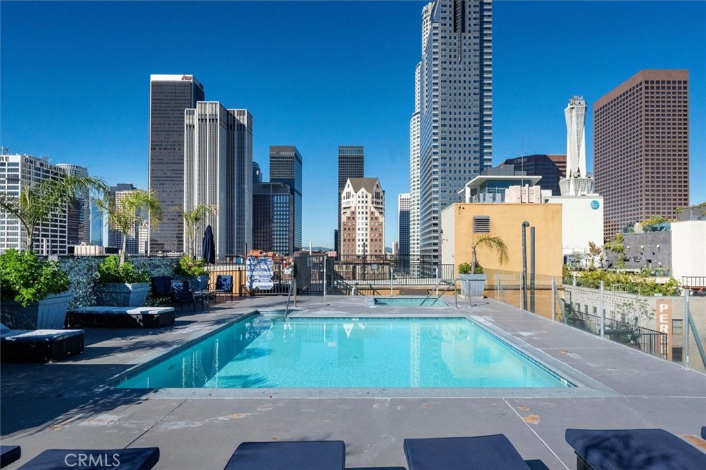 312 W 5th 907, Los Angeles, CA 90013 — photo 1